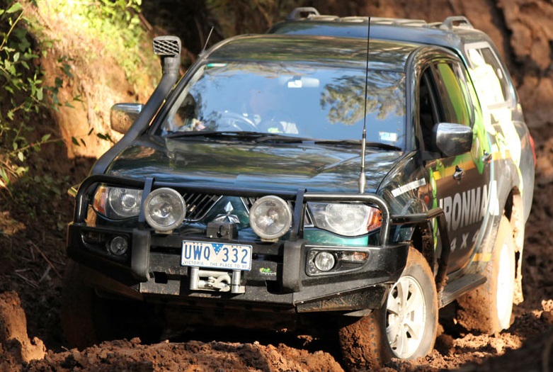 Ironman Deluxe Bullbar Triton1