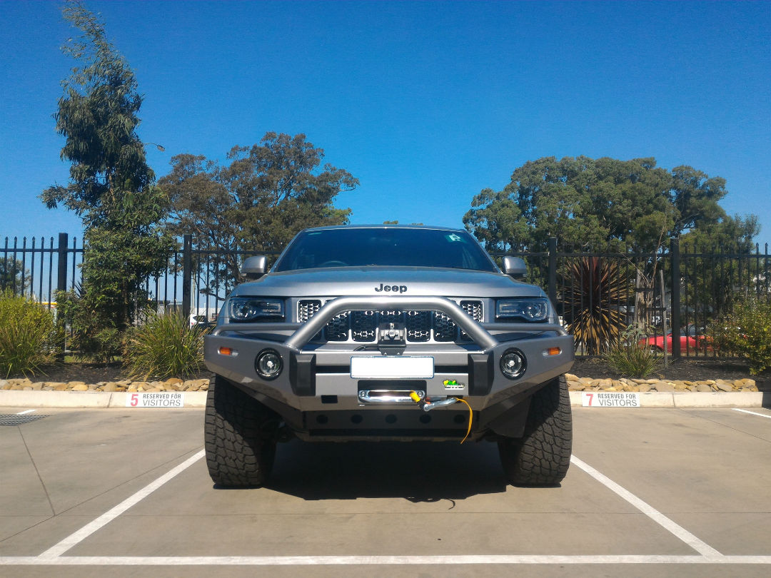 Deluxe Commercial Bull Bar Ironman 4X4