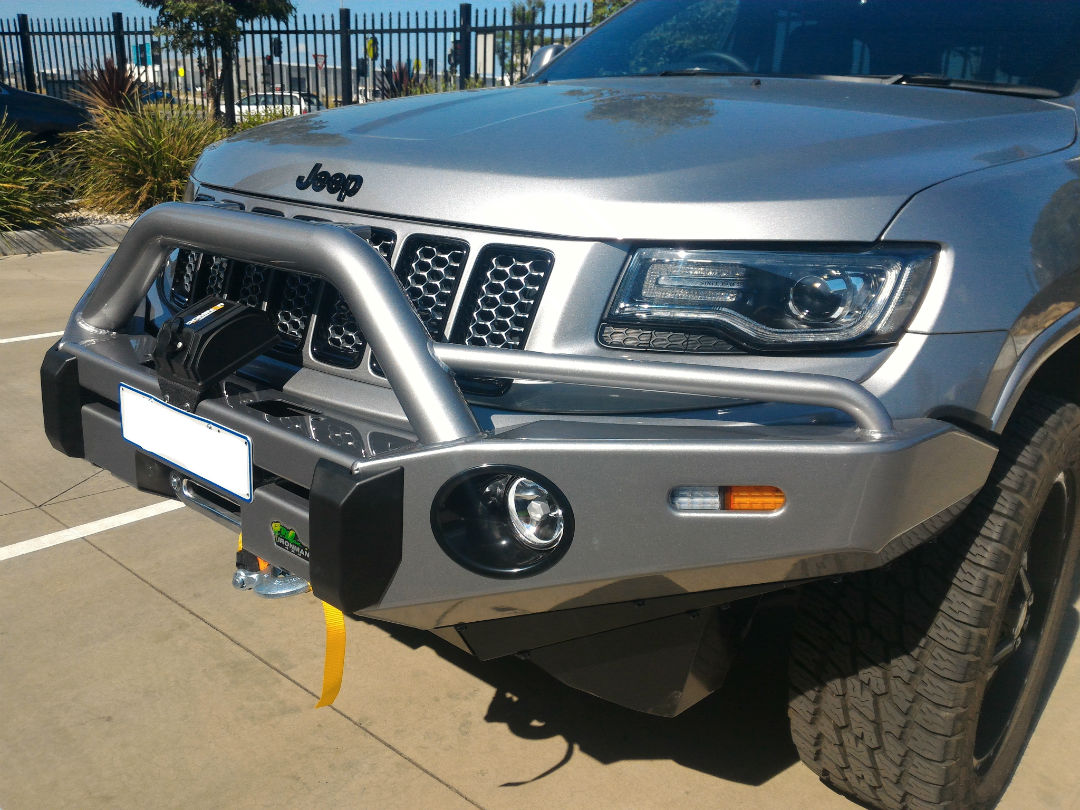 Deluxe Commercial Bull Bar Ironman 4X4