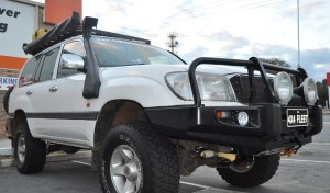BBCD005 toyota landcruiser 105 series bull bar deluxe v2
