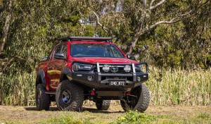 Deluxe Bull Bar to suit Toyota Hilux Rogue 4