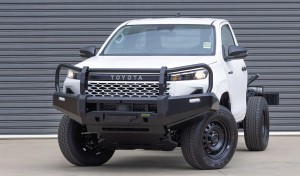 HiLux Commercial Bull Bar 1