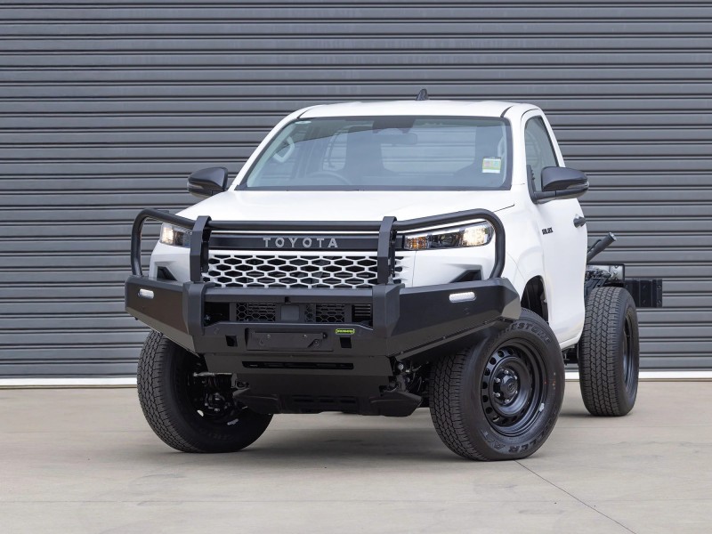 HiLux Commercial Bull Bar 1