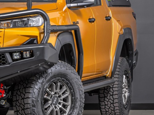 Hilux Side Steps and Rails 3