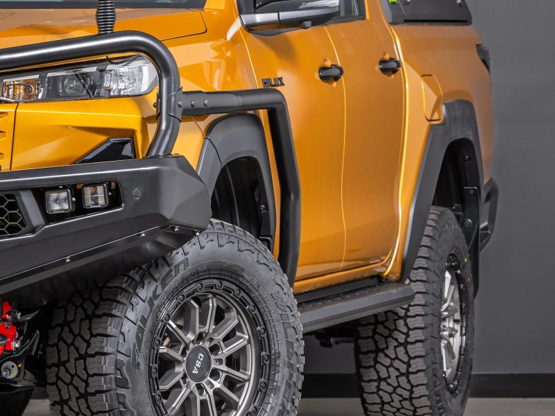 Hilux Side Steps and Rails 3