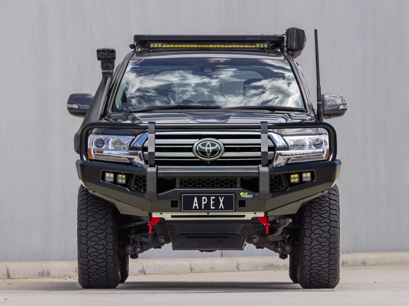 Toyota LC200 Apex 2000x1500