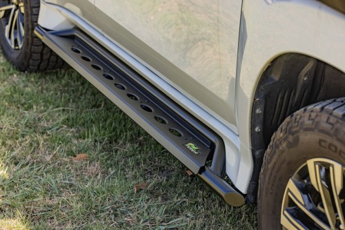 WebReady Pajero Deluxe Side Step