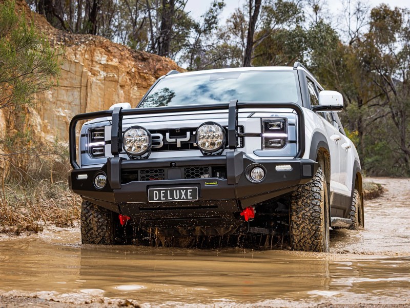 ironman 4x4 aluminium deluxe bull bar for byd shark 6   driving through muddy puddle 1